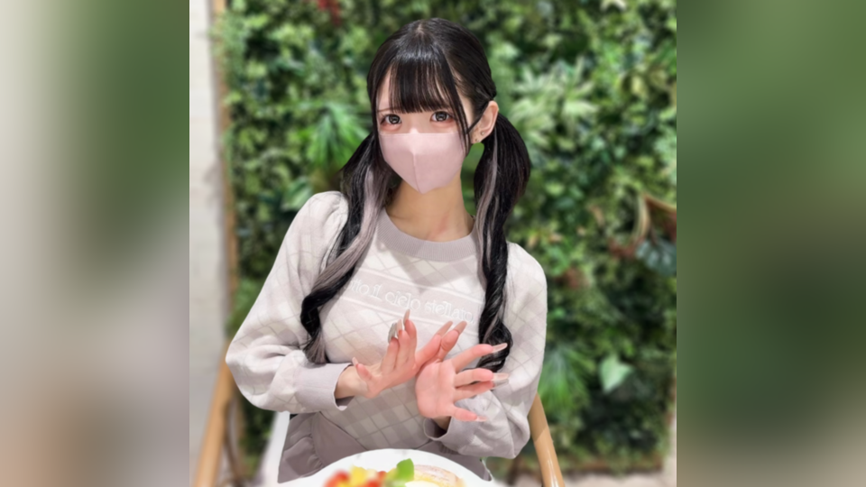 FC2PPV 4703902 ※期間限定80％OFF【初・顔出し】「ｱｱｱｱ､ｲｸﾞｲｸﾞ…」服飾学校に通うぴえん系ドM18歳ｺﾝｶﾌｪ嬢。起業の夢の為悲願の出演。快感で痙攣しまくる彼女の身体を弄び膣内射精で従順なﾍﾟｯﾄに仕上げ