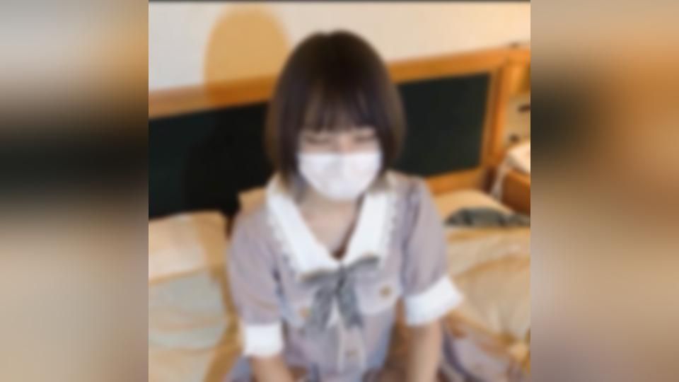 FC2PPV 4722992 ※18日まで初回限定78％OFF※【素人個撮】【無修正】【3ｐ】クンニ/オモチャ責め/ナマ/連続中出し/ココロもカラダも華奢な１８歳が変態の餌食に！！